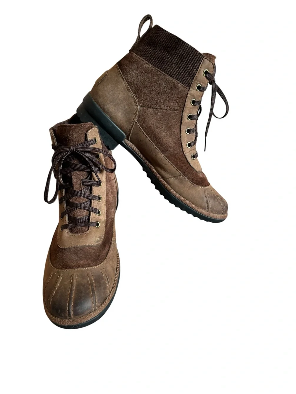 Women’s UGG waterproof Brown Lace-Up Suede & Leather Boots size 7